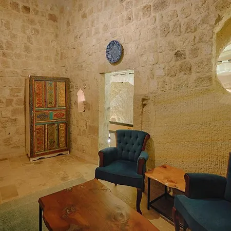 Ξενοδοχείο Taru Cave 5*