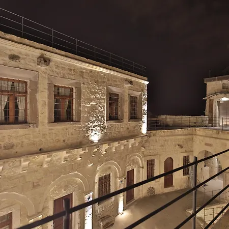 Taru Cave מלון אורגופ