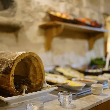 Taru Cave 5* Ουργκούπ