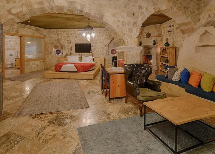 Taru Cave מלון אורגופ